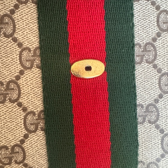 Gucci Beige GG Supreme Canvas Clutch with Red & Green Web Stripe - Picture 10 of 13